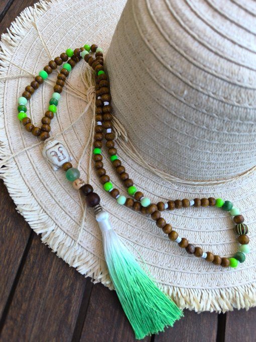 Sautoir pompon Bouddha vert